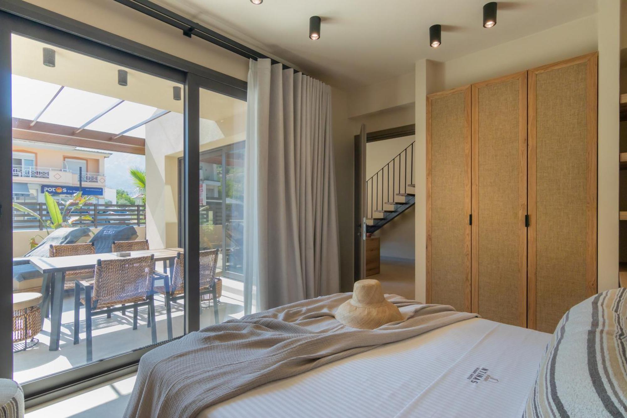 Ntinas Seaside Suites Скала-Потамиас Экстерьер фото